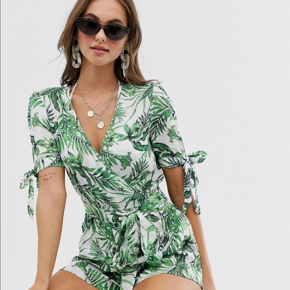 ASOS/Influence Tropical Romper - Picture 2 of 6